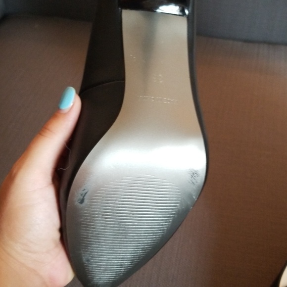 Heels - Picture 2 of 4